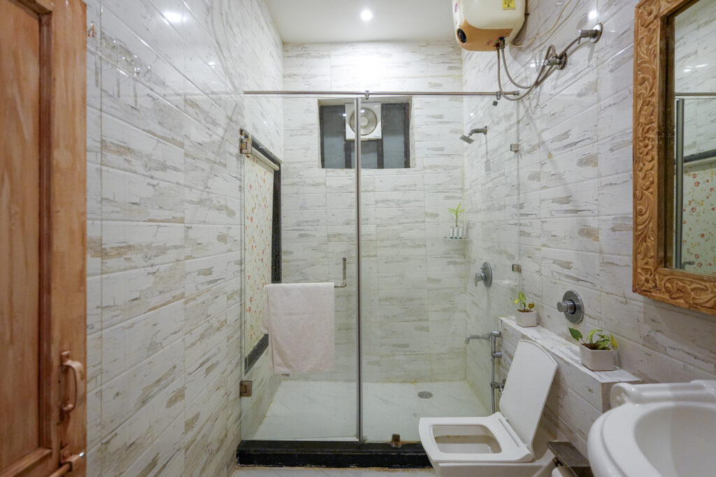 Deluxe Room (2)