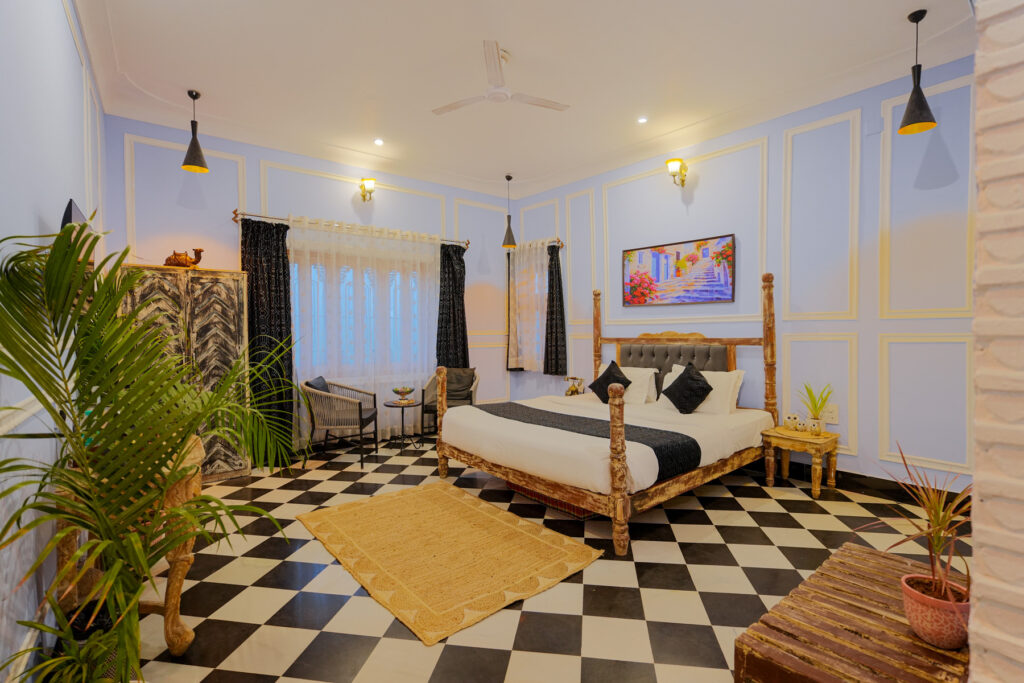 Deluxe Room (3)
